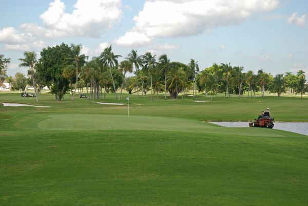 Golf Course Maintenance in Waldorf